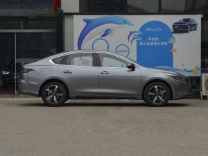 2022DM-i 120KM F (c)ң