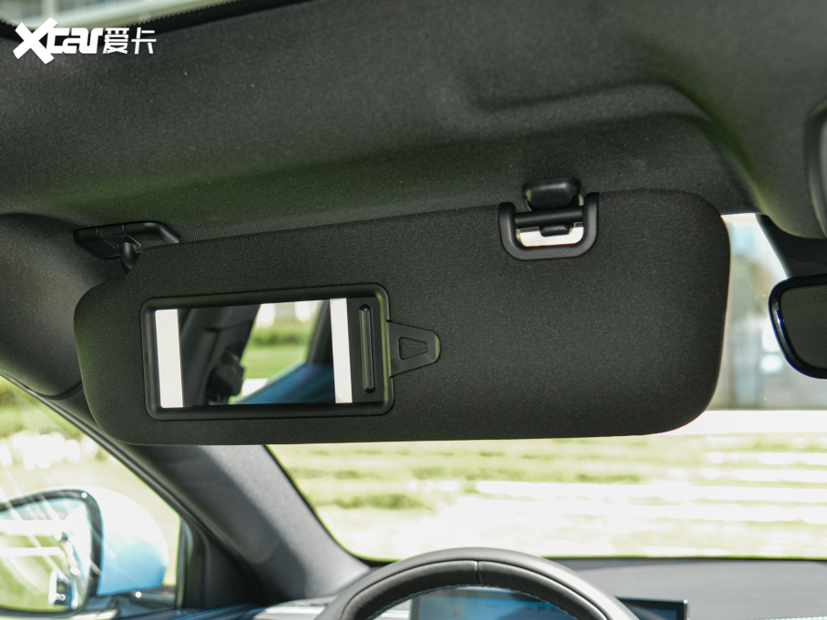 2022 550km ˜m(x)(q)F