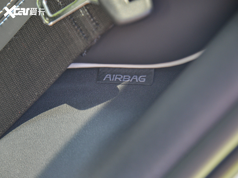 2022 550km ˜m(x)(q)F