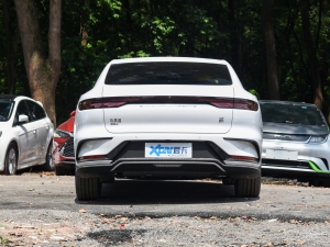 2022款DM-i 121KM尊享型 正后	