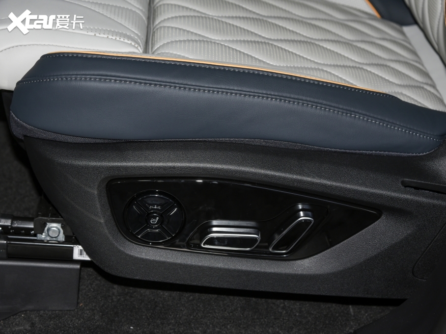 2022Դ DM-p 215KM Ş