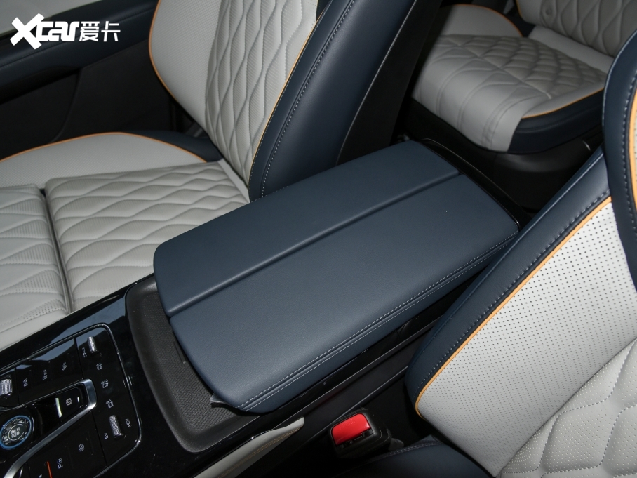 2022Դ DM-p 215KM Ş