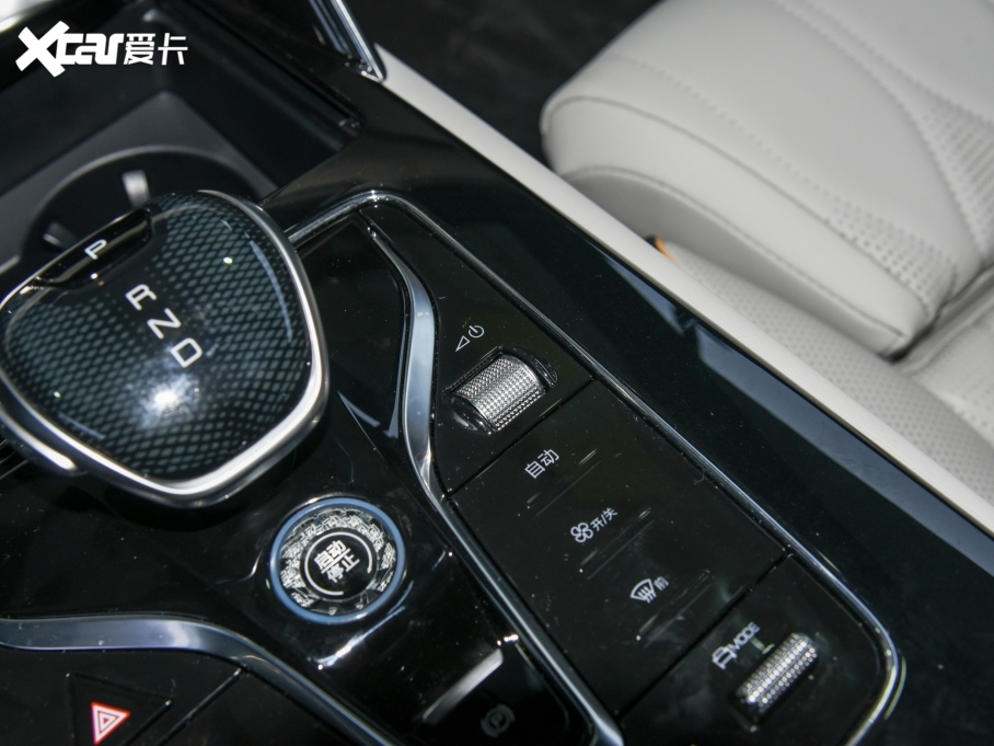 2022Դ DM-p 215KM Ş