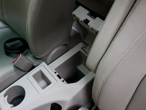 2011款2.4L 自动尊享版 空间座椅