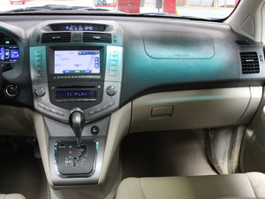 2011款2.4L 自动尊享版 中控区