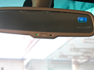 2011款2.0L 手动尊贵版 空间座椅