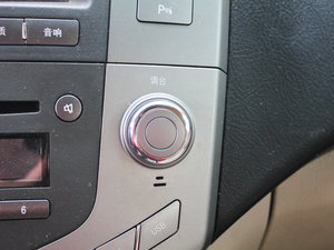 2011款2.0L 手动尊贵版 中控区
