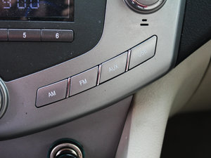 2011款2.0L 手动尊贵版 中控区