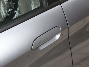 2023款420km 自由版 主驾门拉手