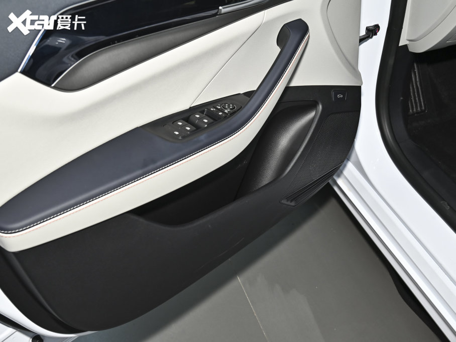 2023����PLUS ��܊�� DM-i 55KM�I����