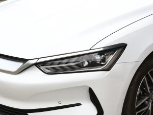 2023款冠军版 510KM卓越型 大灯