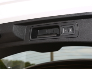 2023款冠军版 EV 520KM 旗舰型 空间座椅