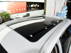 2024款荣耀版 510KM 卓越型 车顶
