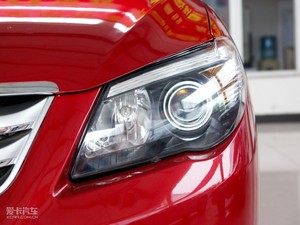 2010款1.8L 自动旗舰型 大灯