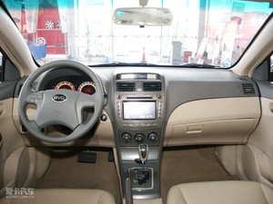 2010款1.8L 自动旗舰型 内饰全景
