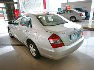 2010款2.0L 手动尊贵型 整体外观