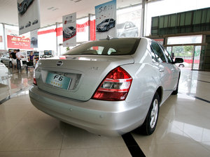 2010款2.0L 手动尊贵型 整体外观