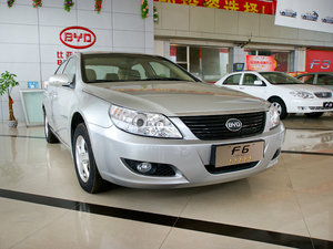 2010款2.0L 手动尊贵型 整体外观