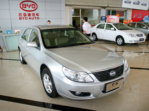 2010款2.0L 手动尊贵型 整体外观