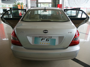 2010款2.0L 手动尊贵型 整体外观