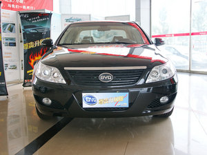 2010款2.0L 手动尊贵型 整体外观