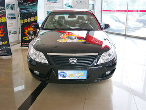 2010款2.0L 手动尊贵型 整体外观