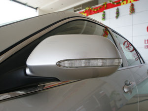 2010款2.0L 手动尊贵型 细节外观