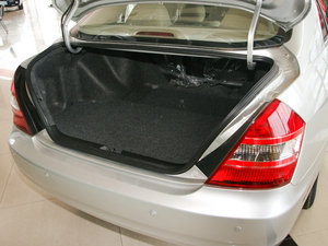2010款2.0L 手动尊贵型 空间座椅