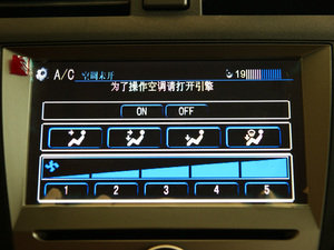 2010款2.4L 自动尊贵型 中控台显示屏