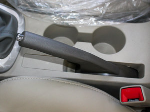 2011款1.8L CVT豪雅型 驻车制动器
