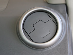 2011款1.8L CVT豪雅型 中控区