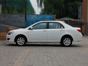 2011款锋畅版 1.5L 手动尊贵型 正侧（左）