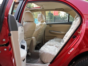 2011款新锋畅版 1.5L 手动尊贵型 后排空间