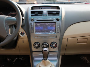 2011款新锋畅版 1.5L 手动尊贵型 中控台