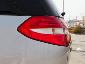 2011𷀰 2.0L քӺA ^