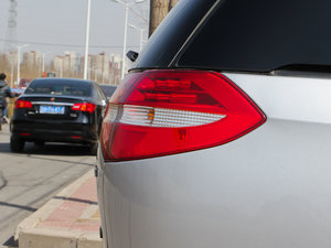 2011𷀰 2.0L քӺA ^