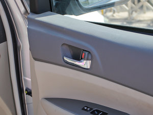 2011𷀰 2.0L քӺA g