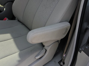 2011𷀰 2.0L քӺA g