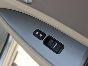 2011𷀰 2.0L քӺA п؅^