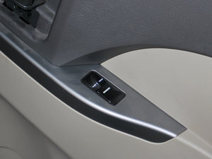 2011𷀰 2.0L քӺA п؅^