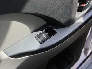 2011𷀰 2.0L քӺA п؅^