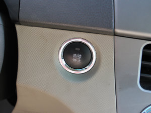 2011款尊稳版 2.0L 手动豪华型 中控区