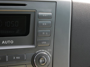 2011款尊稳版 2.0L 手动豪华型 中控区
