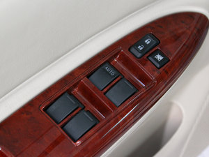 2011款1.5L 标准型 中控区