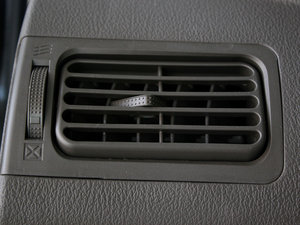 2011款1.5L 标准型 中控区