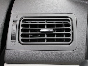 2011款1.5L 豪华型 中控区