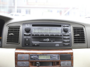 2011款1.5L 标准型 中控区