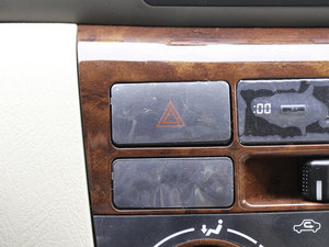 2011款1.5L 标准型 中控区