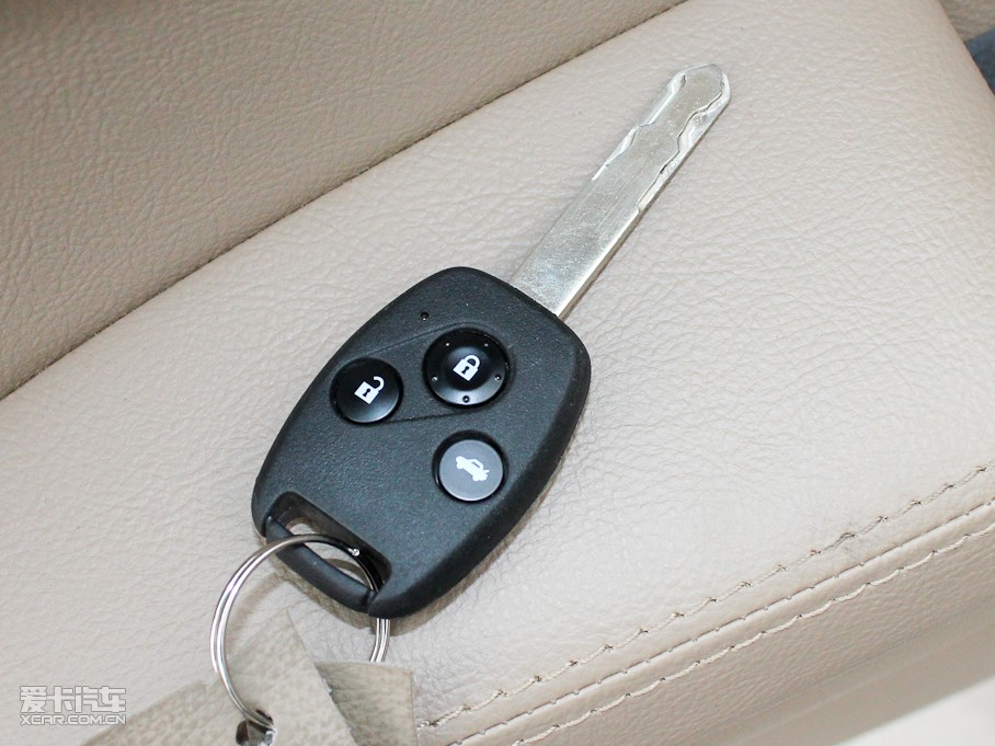 2011ȁF6 S 1.8L ք(dng)A