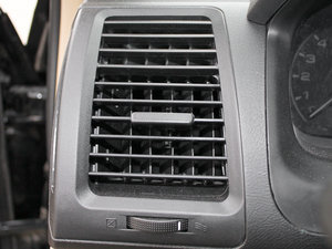 2011款黄金版 1.8L 手动豪华型 中控区